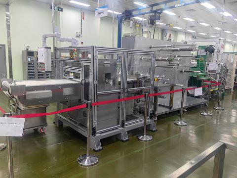 醫用精密四柱皮帶送裁斷機